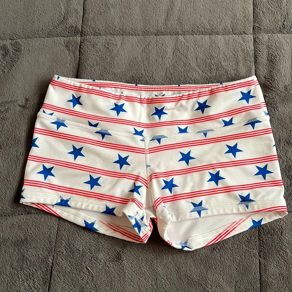 FLEO shorts size M